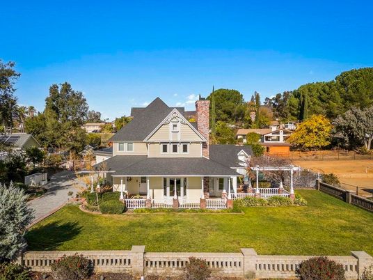 Backyard, Exterior, Facade, Queen Anne Victorian