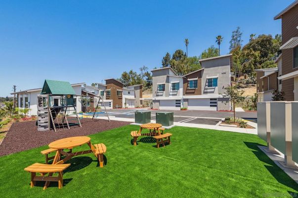 Backyard, Exterior, Playground