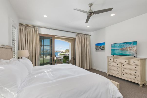 Bedroom, Interior, Recessed Lighting, Water