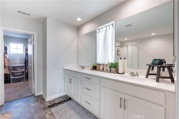Bathroom, Dual Sink Vanities, Interior, Recessed Lighting