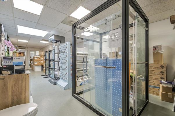Bathroom, Fitness Equipment, Interior, Recessed Lighting
