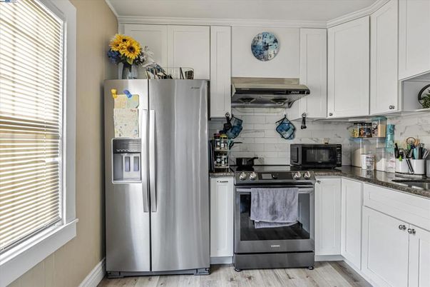 Interior, Kitchen, Stainless Steel Appliances, Wood Texture Flooring