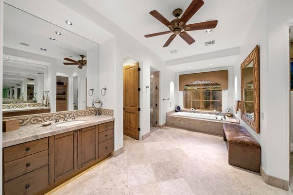 Bathroom, Dual Sink Vanities, Interior, Recessed Lighting