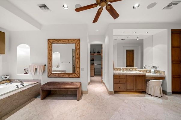 Bathroom, Dual Sink Vanities, Interior, Recessed Lighting
