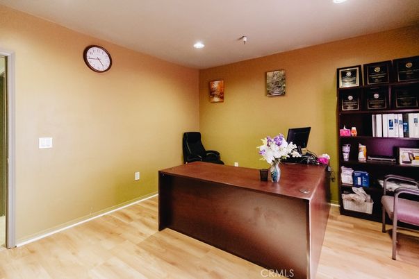 Home Office, Interior, Recessed Lighting, Wood Texture Flooring