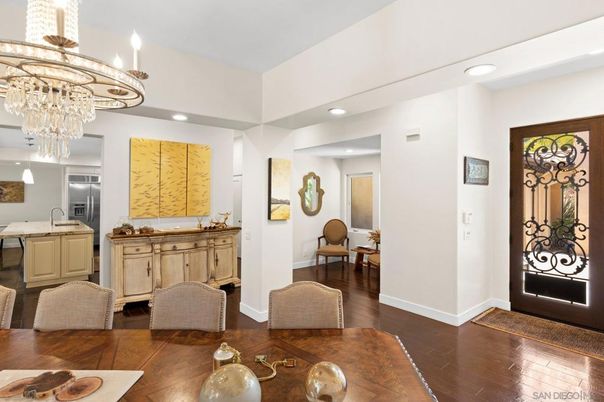 Chandelier, Dining room, Interior, Recessed Lighting, Wood Texture Flooring