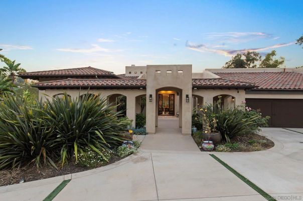 Attached, Exterior, Facade, Spanish Mediterranean