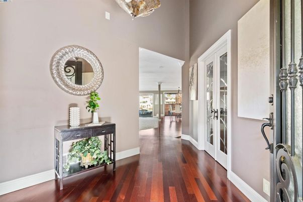 Interior, Pendant Lights, Wood Texture Flooring