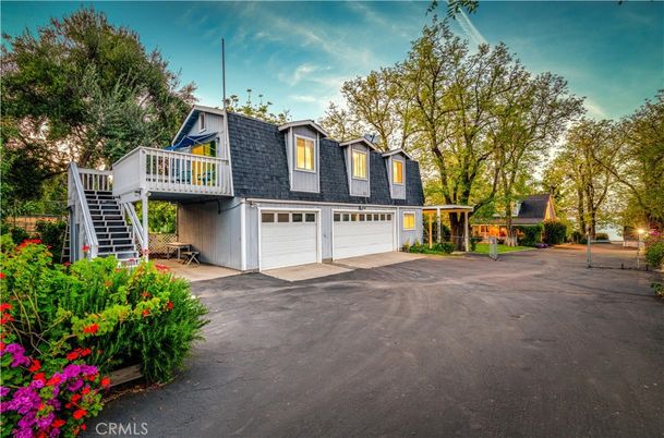 Attached, Exterior, Facade, Cape Cod