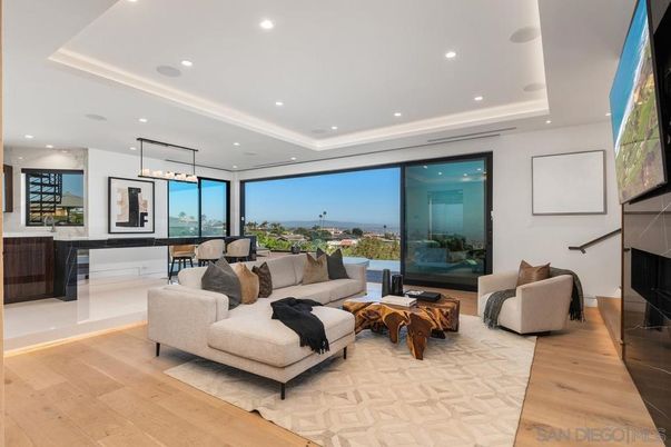 Dining room, Interior, Living room, Pendant Lights, Recessed Lighting, Wood Texture Flooring