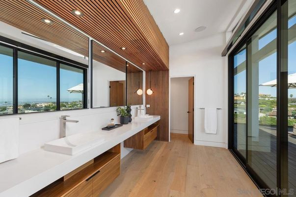 Bathroom, Interior, Pendant Lights, Recessed Lighting, Wooden Ceilings, Wood Texture Flooring