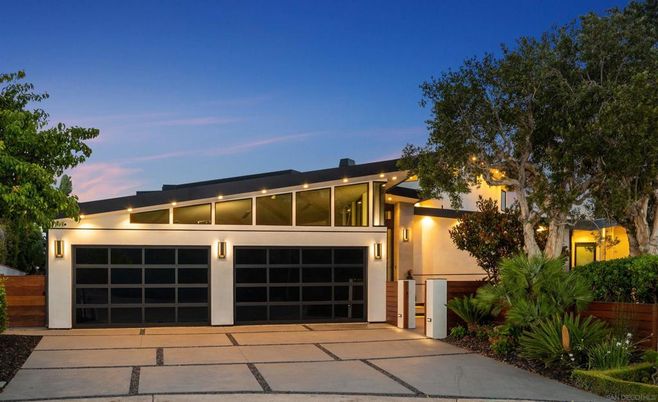 Attached, Exterior, Facade, Modern