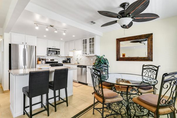 Dining room, Interior, Kitchen, Stainless Steel Appliances