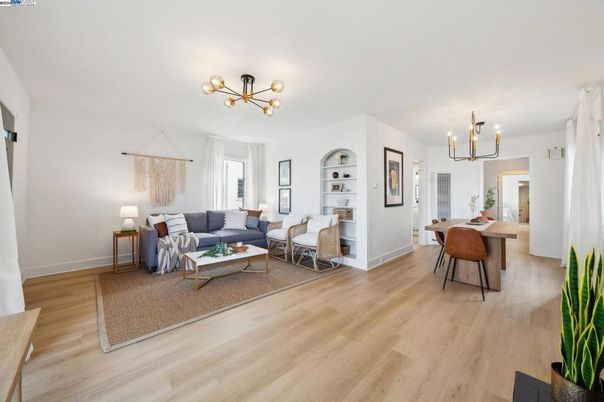 Chandelier, Dining room, Interior, Living room, Pendant Lights, Wood Texture Flooring