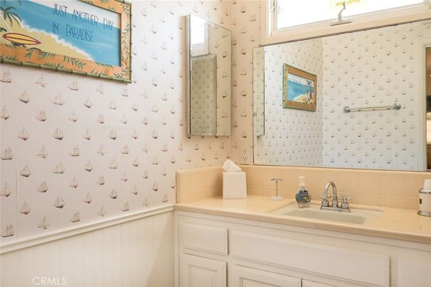 Bathroom, Interior, Tile Countertops