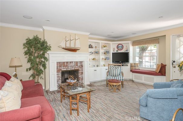 Fireplace, Interior, Living room, Recessed Lighting