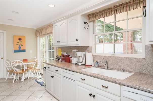 Dining room, Interior, Kitchen, Recessed Lighting