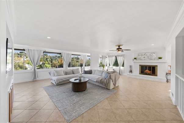 Fireplace, Interior, Living room, Recessed Lighting
