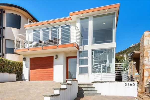 Attached, Exterior, Facade, Modern