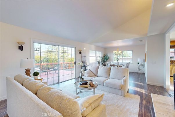 Chandelier, Dining room, Interior, Living room, Recessed Lighting, Wood Texture Flooring