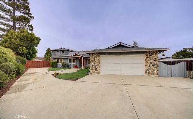 Attached, Exterior, Facade, Ranch