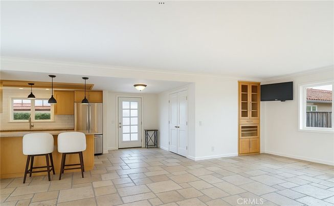 Interior, Kitchen, Pendant Lights, Stainless Steel Appliances