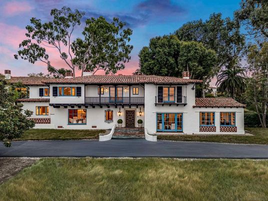 Backyard, Exterior, Facade, Spanish Mediterranean