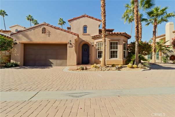 Attached, Exterior, Facade, Spanish Mediterranean