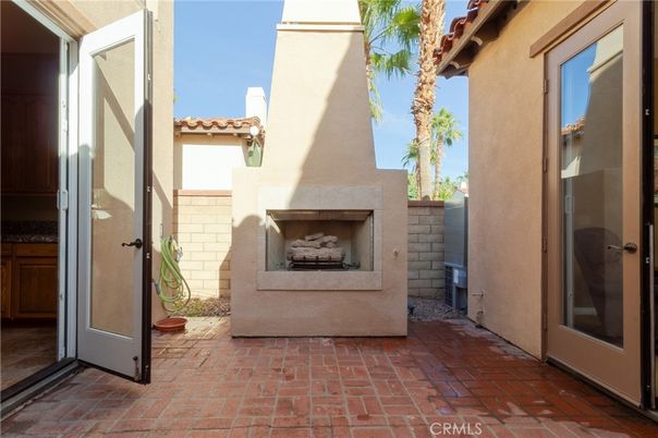 Exterior, Fireplace