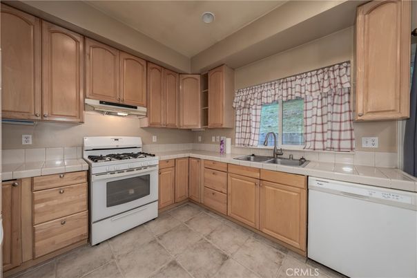 Interior, Kitchen, Recessed Lighting, Tile Countertops