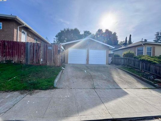 Detached Garage, Exterior