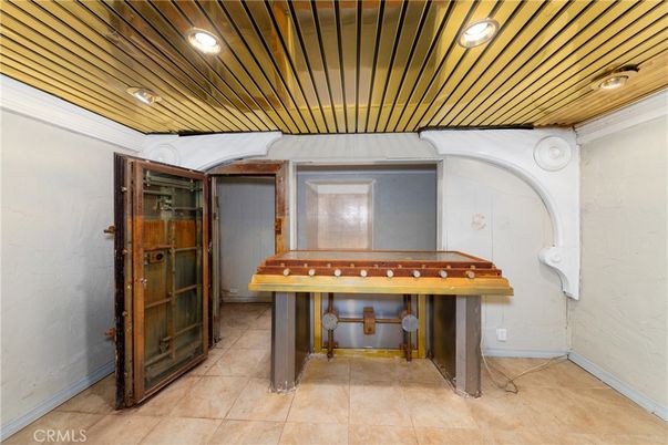 Game Room, Interior, Recessed Lighting, Wooden Ceilings