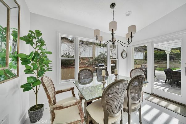 Chandelier, Dining room, Interior