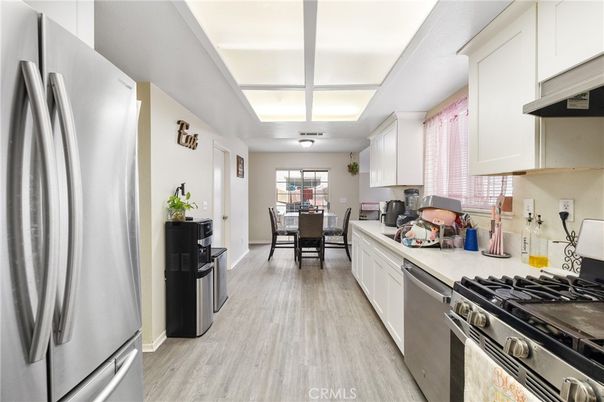 Dining room, Interior, Kitchen, Stainless Steel Appliances, Wood Texture Flooring