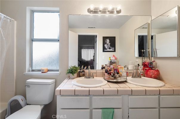Bathroom, Interior, Tile Countertops