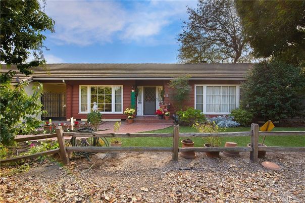 Backyard, Exterior, Facade, Ranch