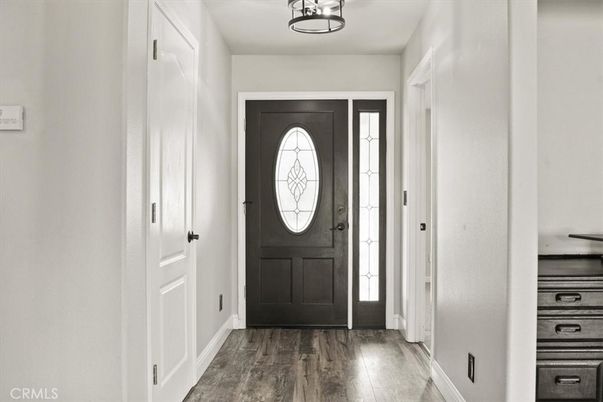 Interior, Pendant Lights, Wood Texture Flooring