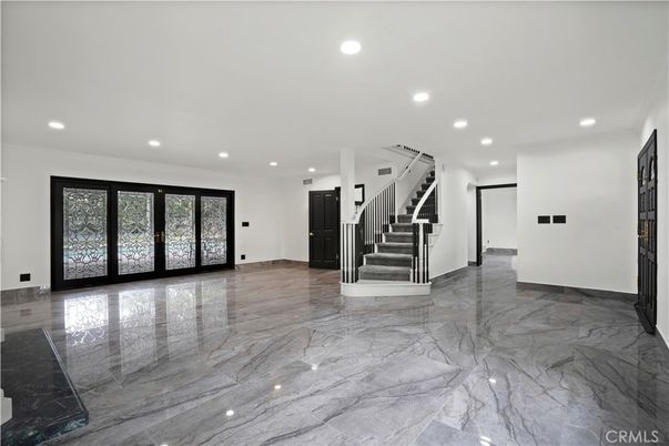 Empty room, Interior, Marble, Recessed Lighting