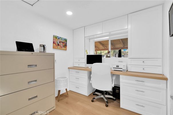 Home Office, Interior, Recessed Lighting, Wood Texture Flooring