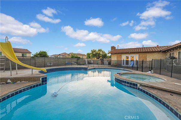 Exterior, Playground, Pool