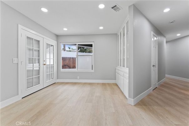 Empty room, Interior, Recessed Lighting, Wood Texture Flooring