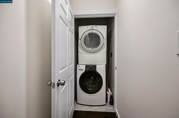 Interior, Utility Closets, Washer, Wood Texture Flooring