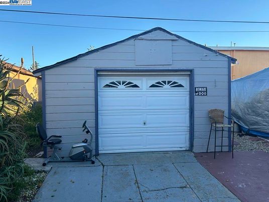 Detached Garage, Exterior