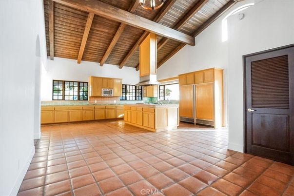 Interior, Kitchen, Pendant Lights, Wooden Beams, Wooden Ceilings