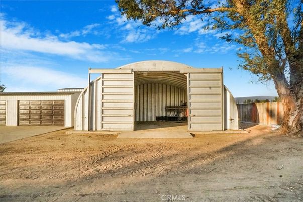 Detached Garage, Exterior