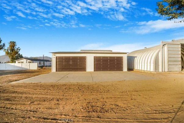 Detached Garage, Exterior