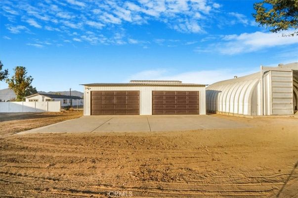 Detached Garage, Exterior
