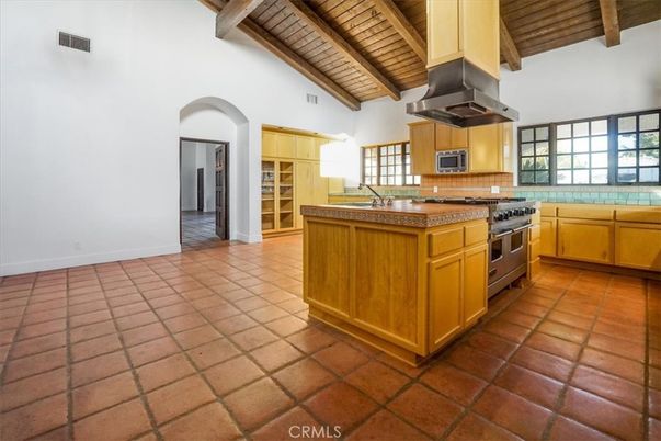 Interior, Kitchen, Stainless Steel Appliances, Wooden Beams, Wooden Ceilings