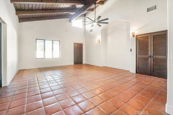 Empty room, Interior, Wooden Beams, Wooden Ceilings