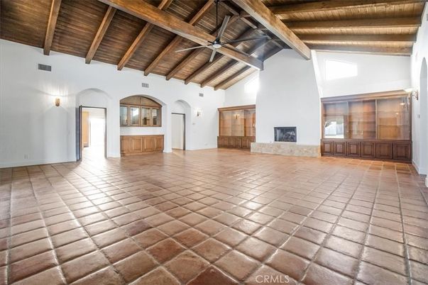 Empty room, Interior, Wooden Beams, Wooden Ceilings